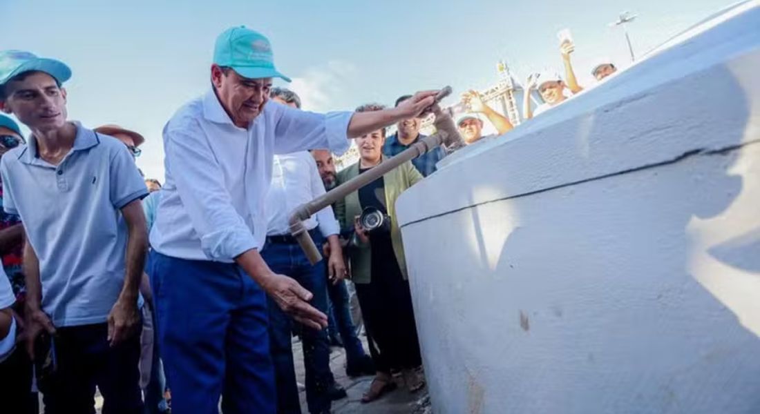 O ministro Welligton Dias durante anúncio de investimentos em programa de cisternas em Pernambuco 