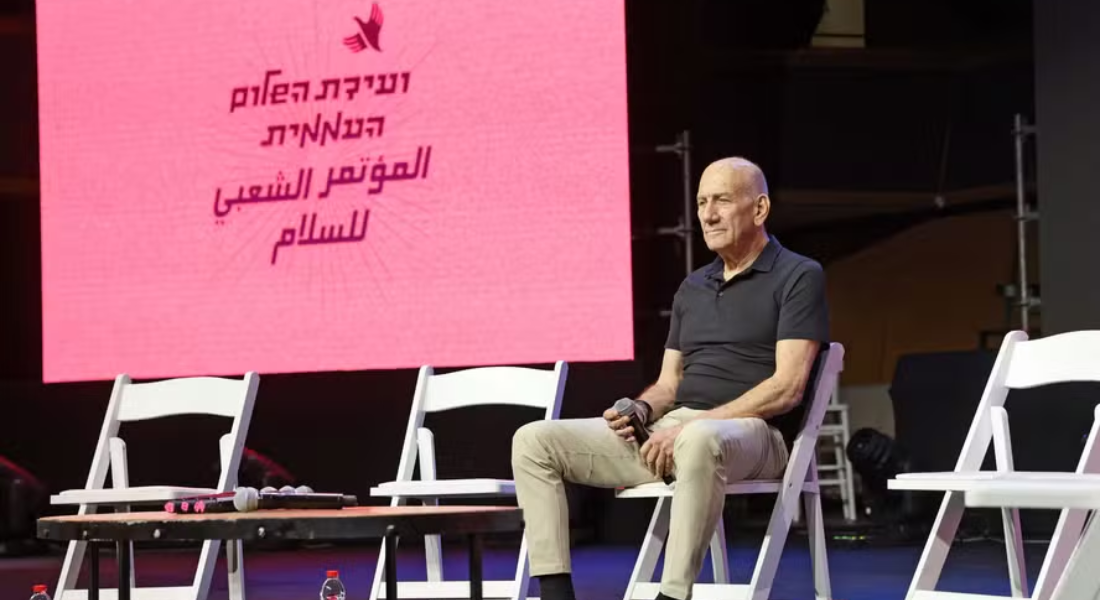 O ex-premier de Israel Ehud Olmert fotografado durante evento em Jerusalém no começo de maio
