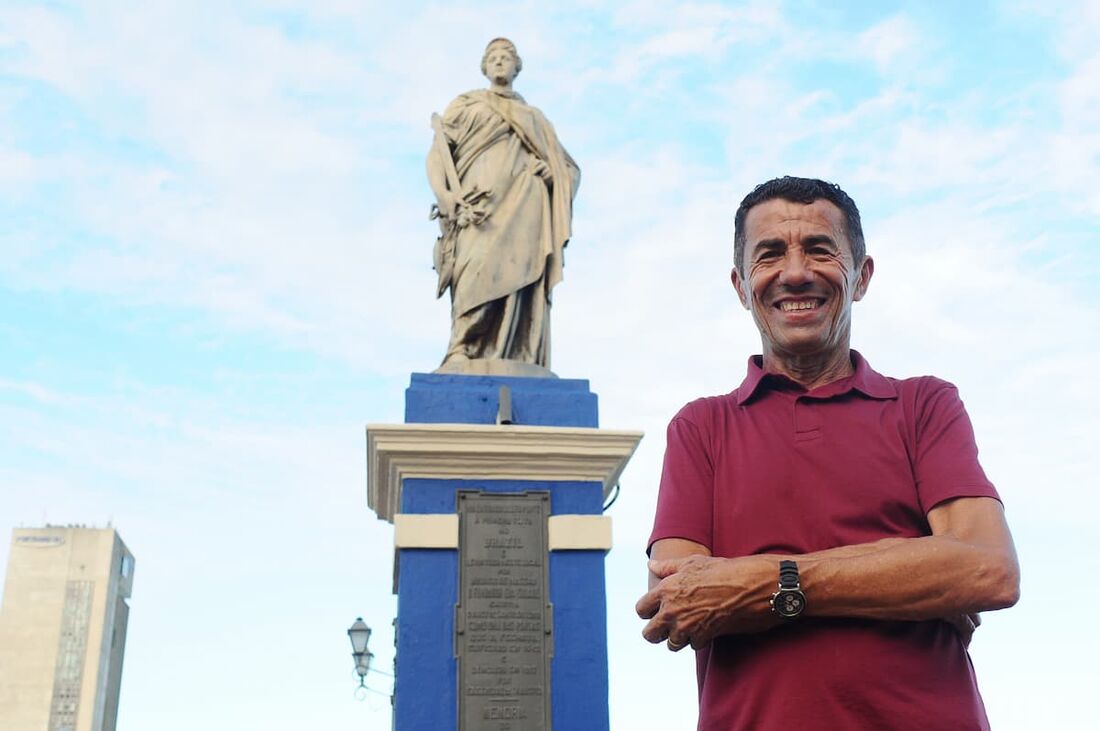 José João da Silva, idealizador da Corrida das Pontes do Recife, na Ponte Maurício de Nassau