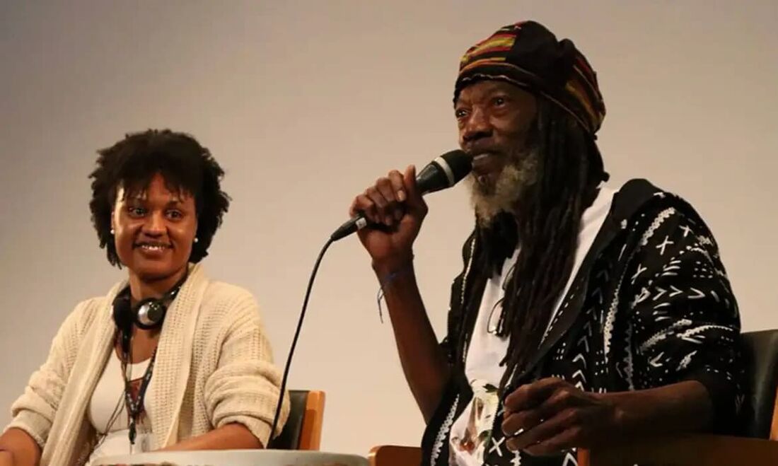 A programação inclui conferências, mesas redondas, reuniões de trabalho e visitas a comunidades