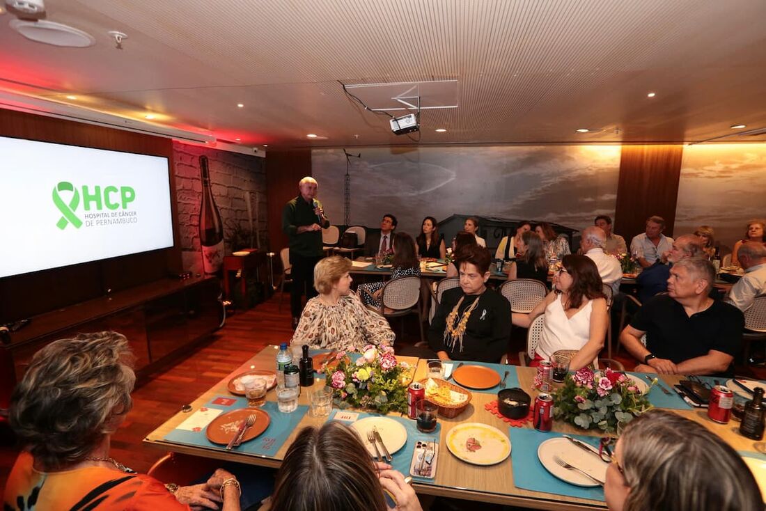 Hospital de Câncer de Pernambuco (HCP) reúne colaboradores e voluntários em celebração aos 80 anos