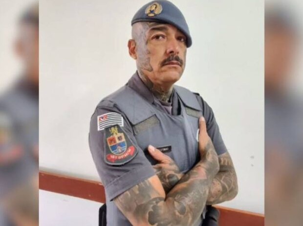 PM tatuado é expulso por deixar posto no carnaval; ele já era investigado por furto de orquídea