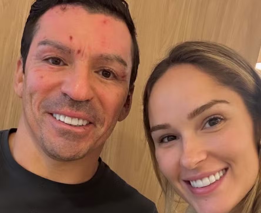 O ex-zagueiro Lúcio e a mulher, Marília Forgiarini 