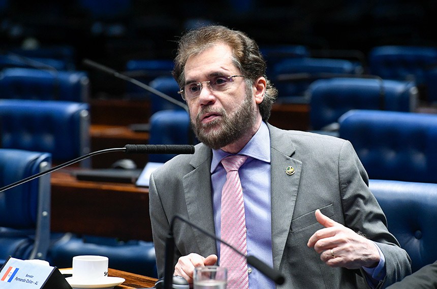 Senador Plínio Valério (PSDB-AM) disse que não vai pedir desculpas à ministra Marina Silva 