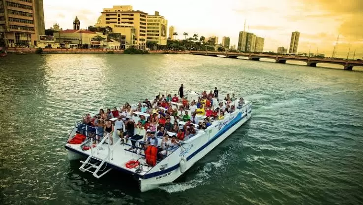 O Olha!Recife deste final de semana contará com opções de passeios a pé, de catamarã, de ônibus ou de bicicleta para espaços turísticos da cidade