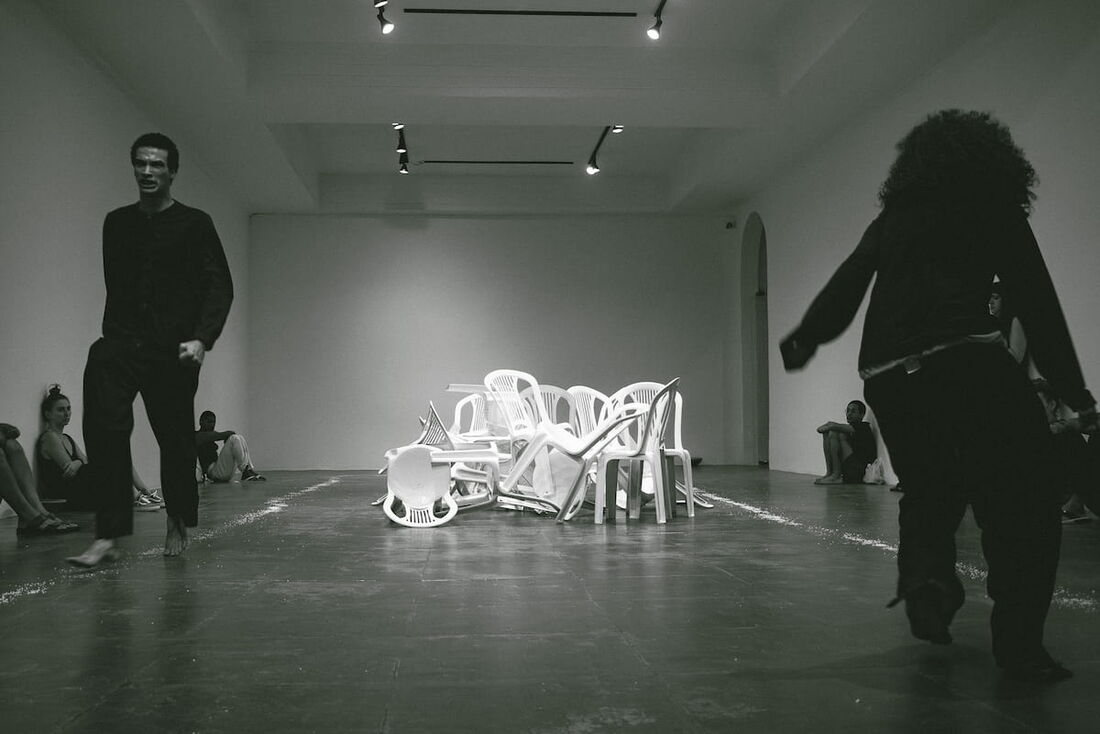 Espetáculo 'De mim, corro bamba' da Companhia de Teatro Macacada