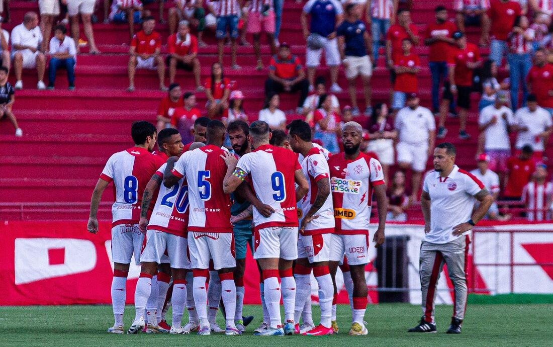 O Náutico vai enfrentar o Confiança neste sábado (10), no Estádio dos Aflitos, pela Série C