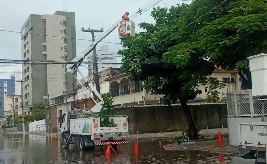 Neoenergia divulgou dicas de segurança para dias de chuva