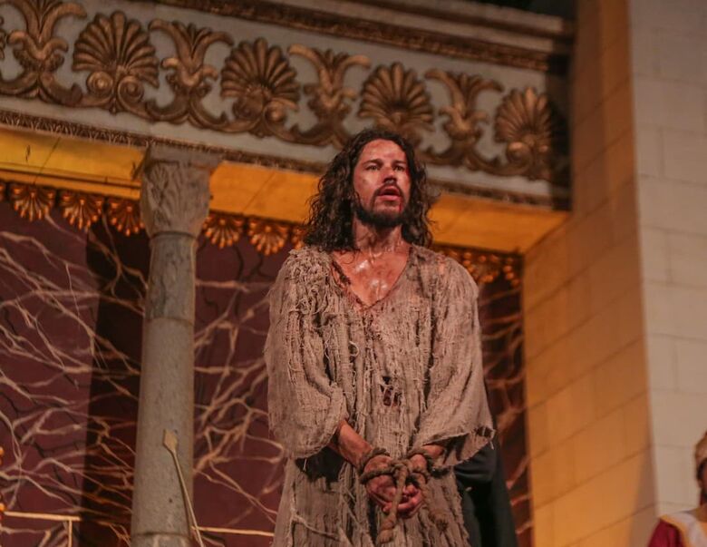 José Loreto interpreta Jesus na Paixão de Cristo de Nova Jerusalém