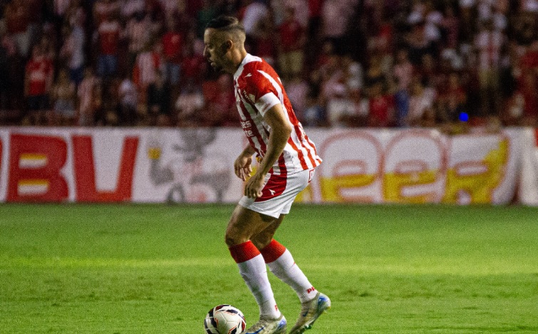 Paulo Sérgio em ação contra o Brusque, pela primeira fase da Série C