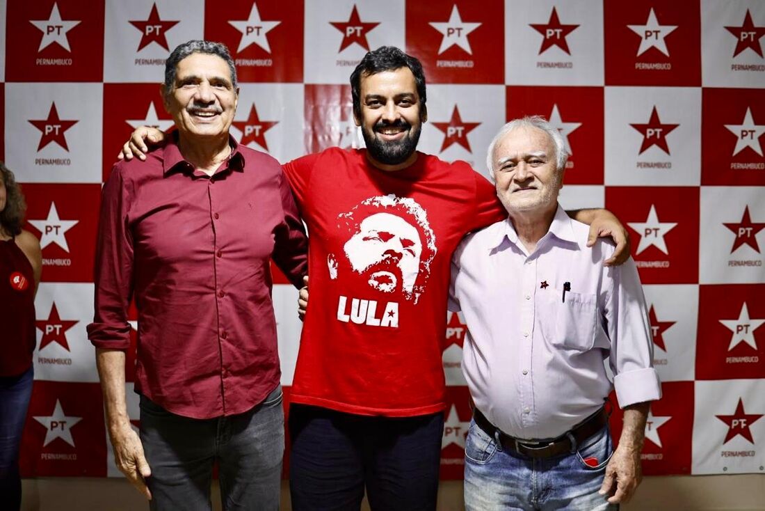 Deputado João Paulo; candidato a presidente do PT Recife Pedro Alcântara; e o ex-deputado Fernando Ferro