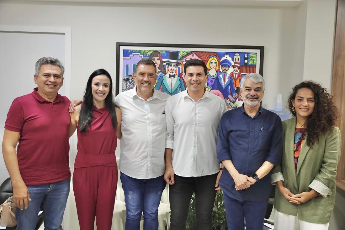 Doriel Barros, Márcia Conrado, Ségio Goiana, Carlos Veras, Humberto Costa e Rosa Amorim em reunião na tarde desta quinta-feira