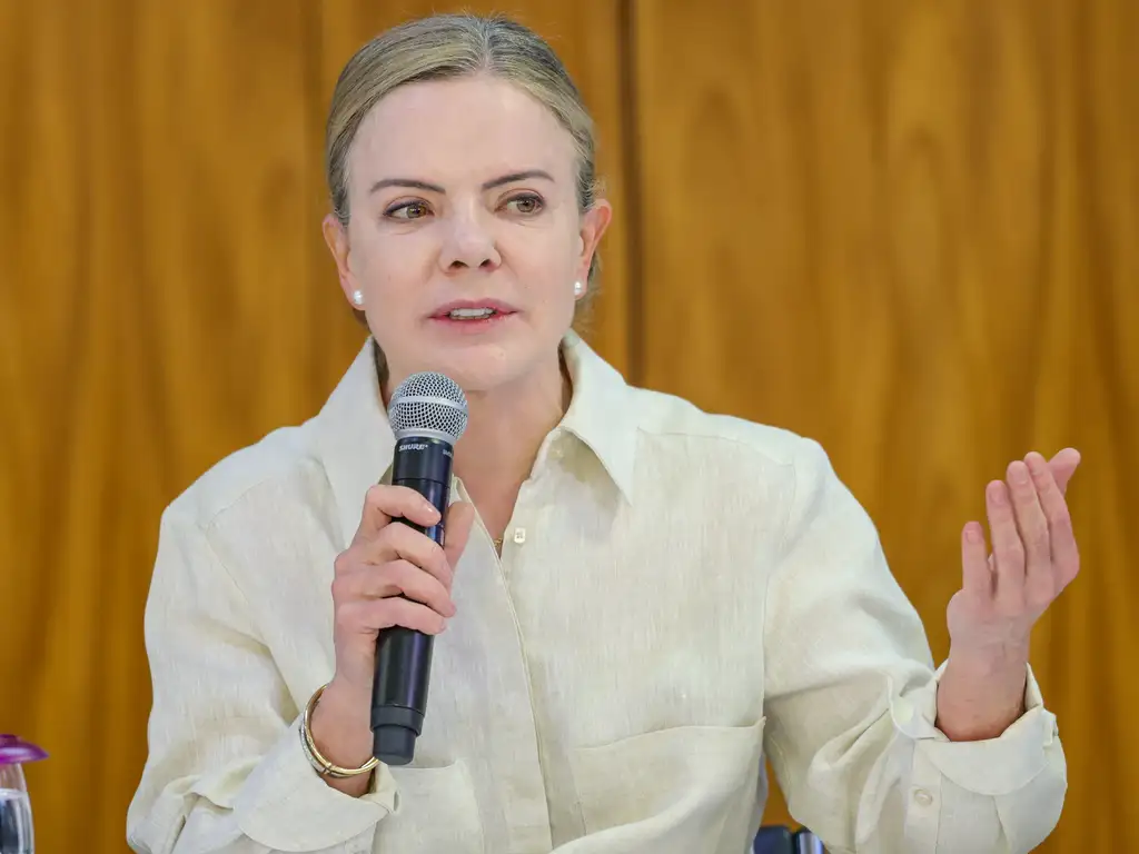 Gleisi Hoffmann, ministra das Relações Institucionais