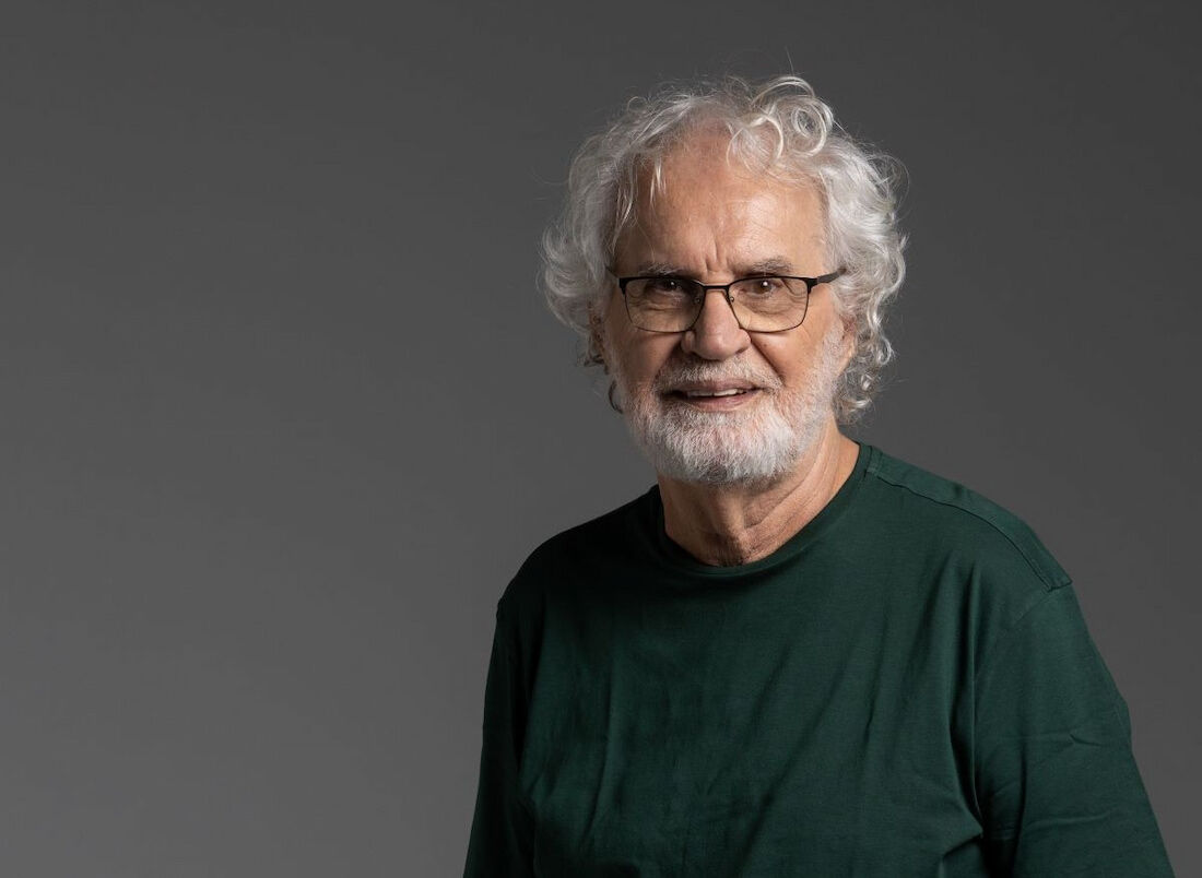 Renato Teixeira celebra seus 80 anos em show no Teatro RioMar, neste sábado (31)