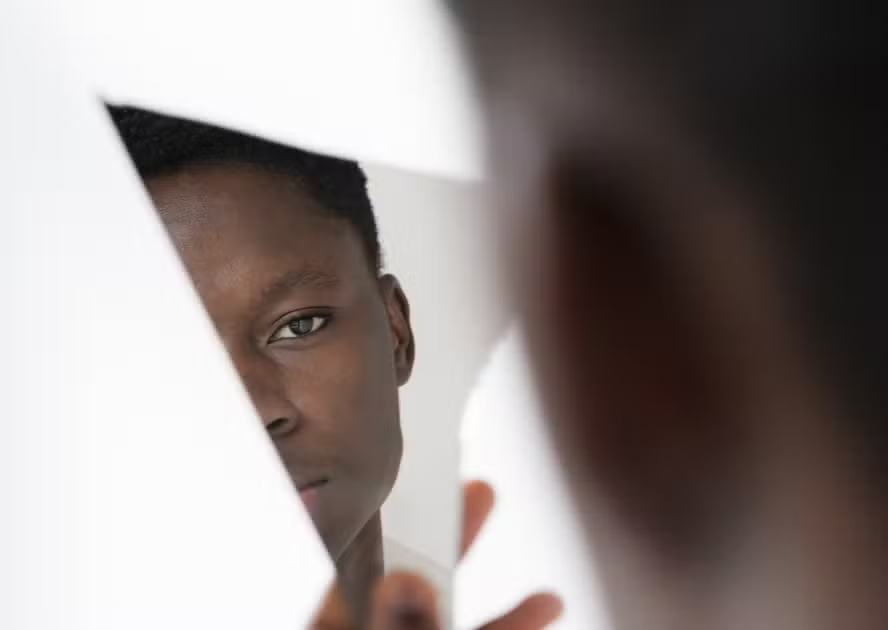 Existem dois tipos principais de narcisismo