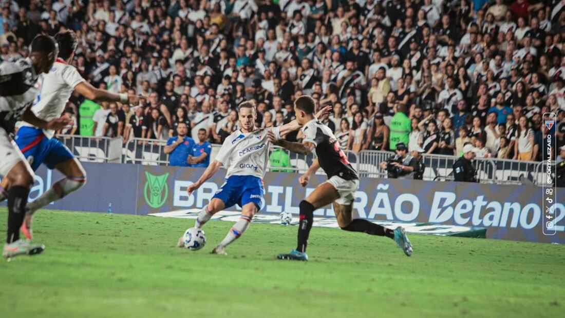 Pochettino em derrota do Fortaleza para o Vasco