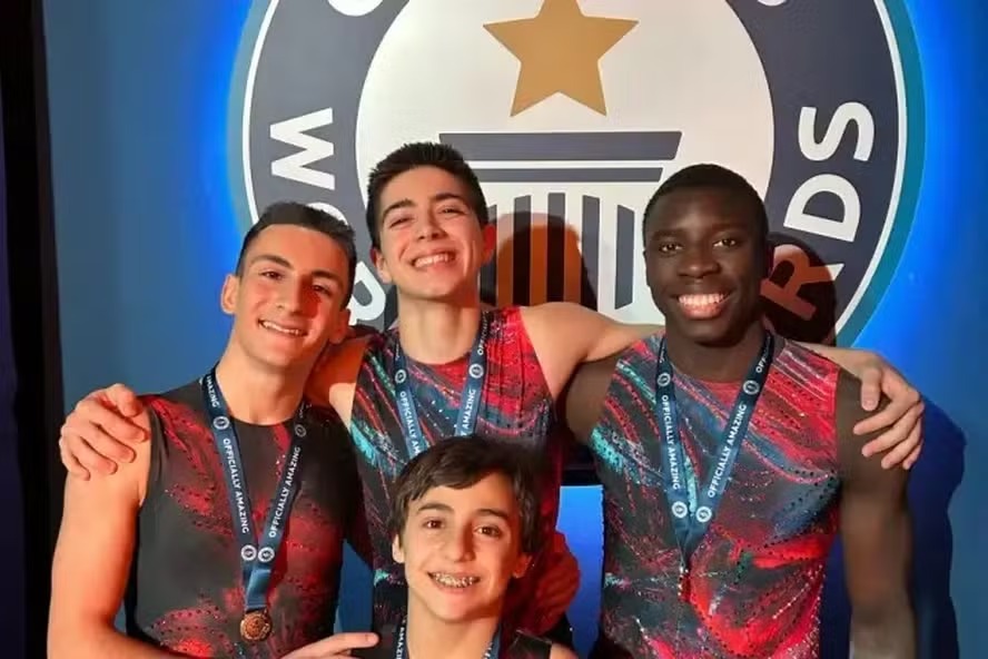 Ginastas do Acro Clube da Maia entraram para o Guiness Book