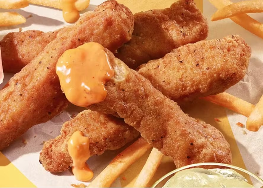 Após retirada do cardápio durante a pandemia de Covid-19, McDonald's relança McCrispy Strips nos EUA