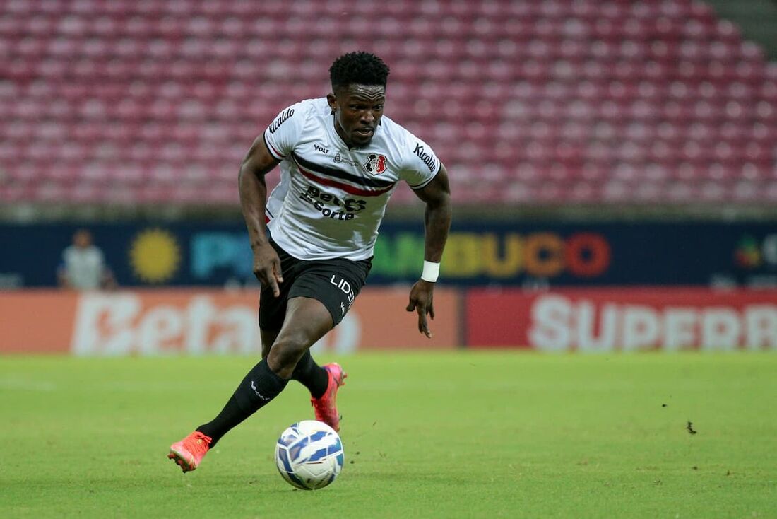 Santa Cruz: artilheiro do time na Série D, Israel está confirmado no time titular