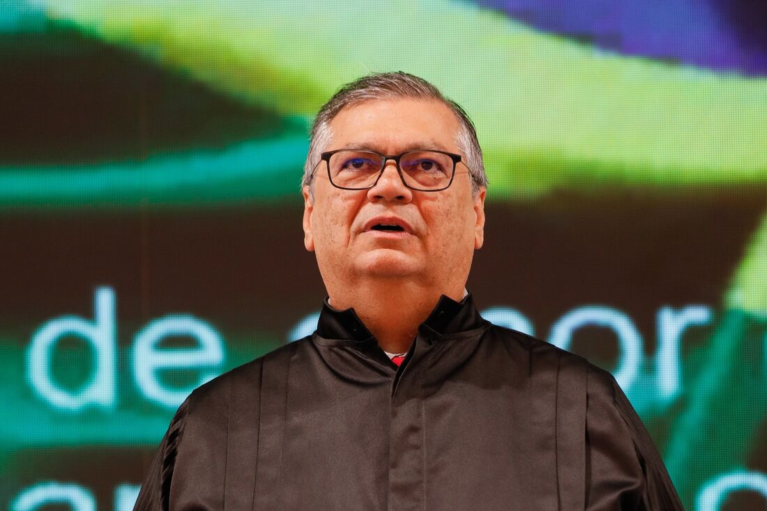 Flávio Dino decide contra adversário de seu grupo no Maranhão e abre disputa local