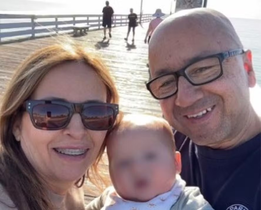 Casal colombiano foi deportado dos Estados Unidos pelo governo Trump após 35 anos; filhas, nascidas no país, ficaram 