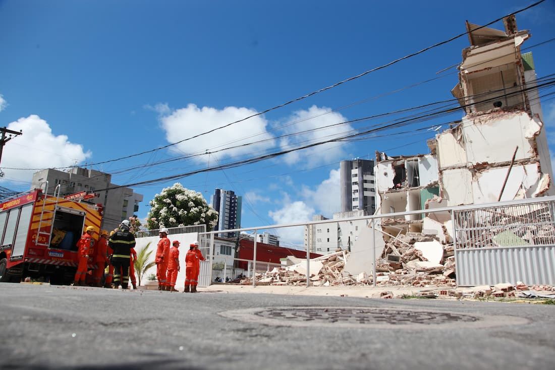 Desabamento de prédio no bairro de Piedade, Jaboatão dos Guararapes
