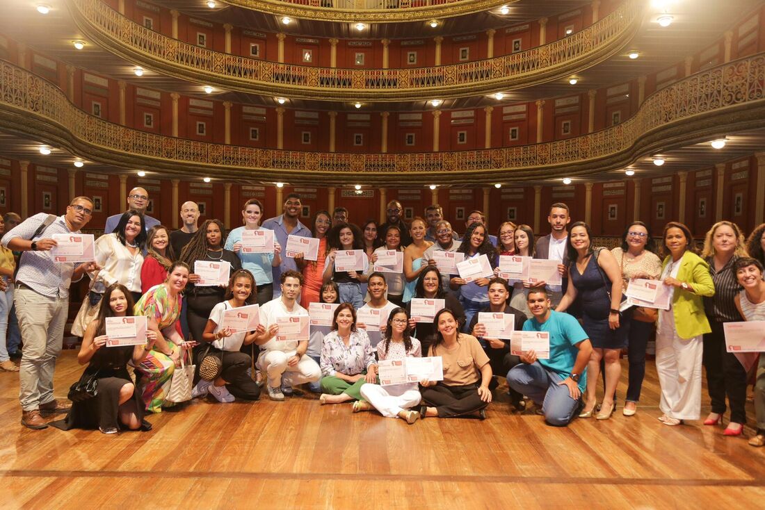 Entrega do Prêmio Naíde Teodósio acontece nesta quinta-feira (8)