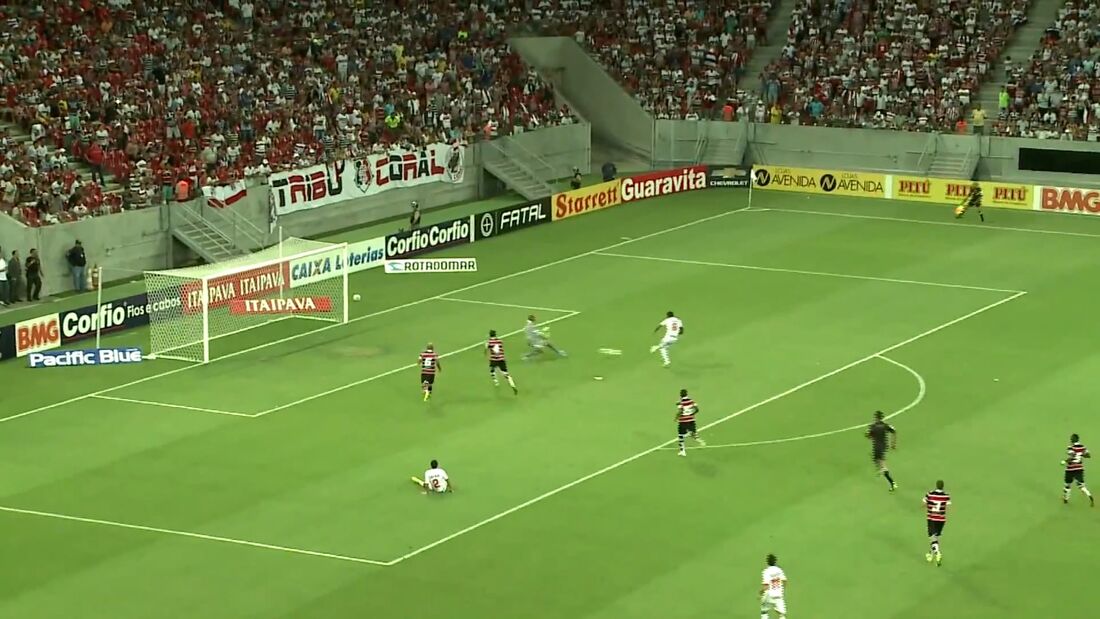 Lance do gol do América de Natal contra o Santa Cruz, em novembro de 2014