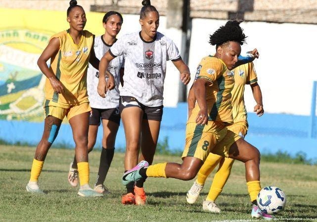 Lance de jogo entre Ipojuca e Mixto-PB, pela Série A3 do Brasileirão Feminino