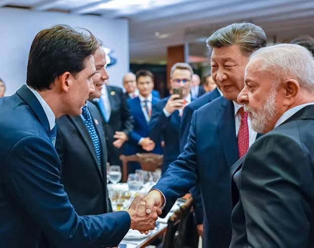 Ministro de Portos e Aeroportos, Silvio Costa Filho, acompanha Lula em viagem à China