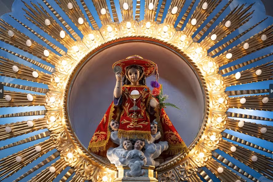 Imagem do Divino Menino do Milagre em igreja Santa Maria Magdalena, em Eten