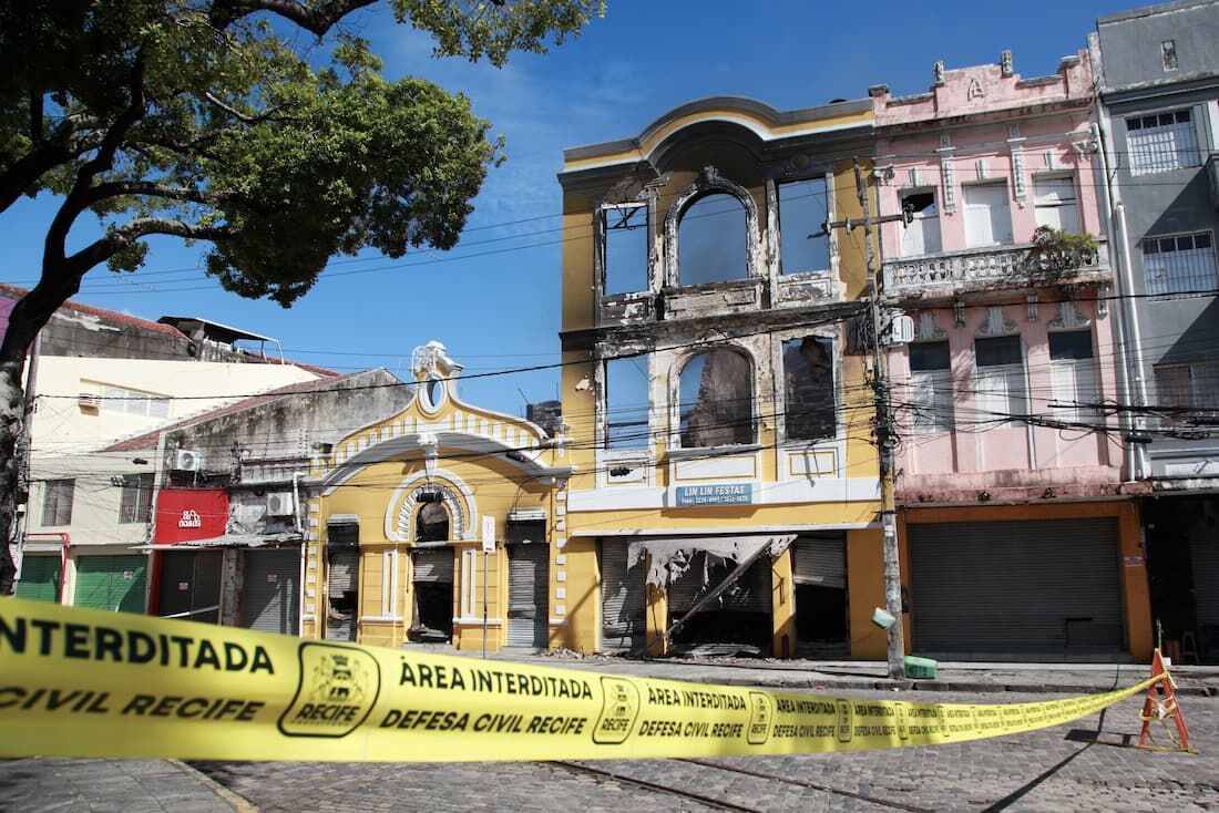 Incêndio em lojas no bairro de São José