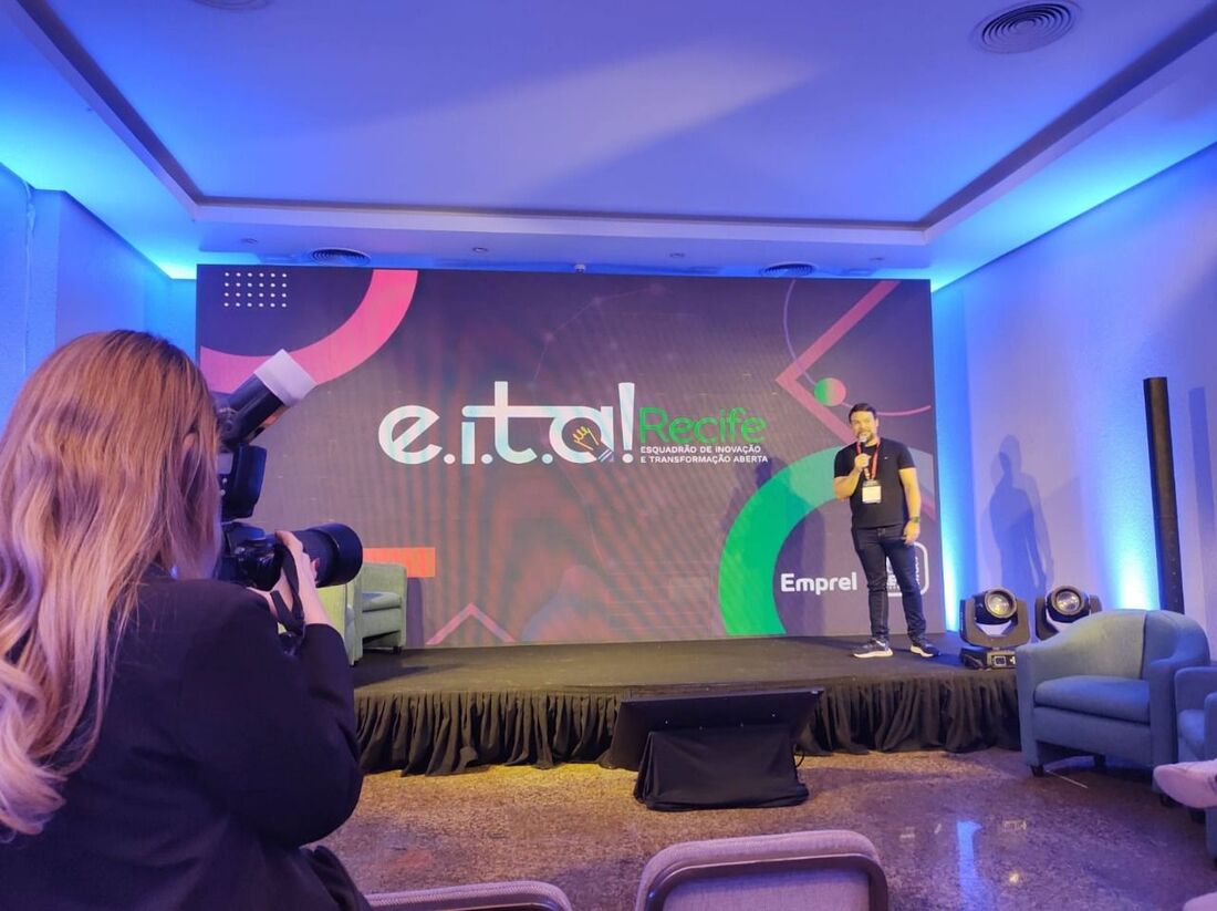 Eita! Recife  Esquadrão de Inovação e Transformação Aberta