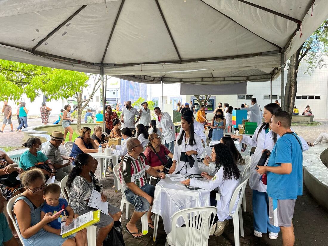 A ação busca mostrar os riscos da automedicação na saúde da população