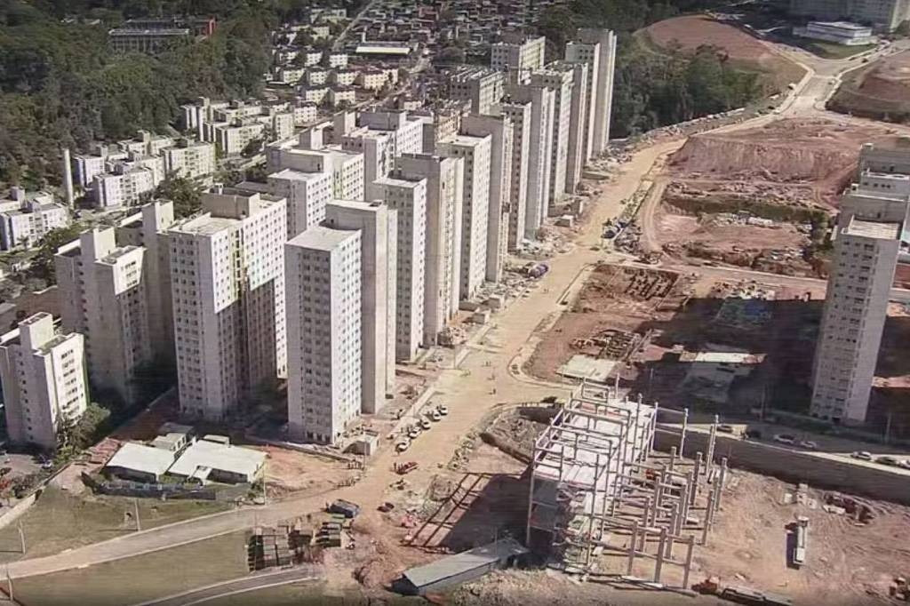 Três morrem após elevador despencar em SP