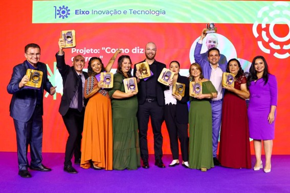 Inscrições do Prêmio Educador Nota 10 vão até o próximo dia 30 de maio