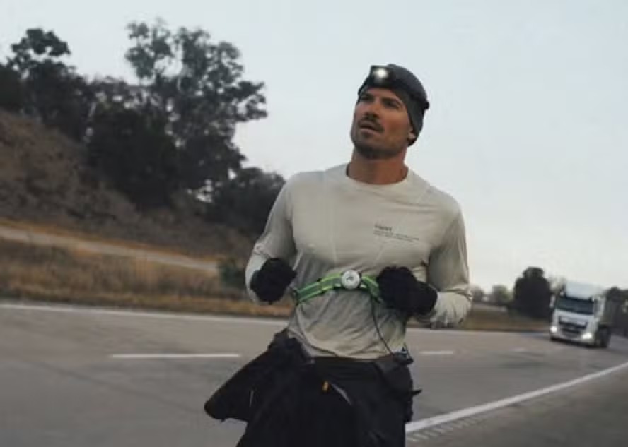 William Goodge bate recorde e percorre a Austrália em 35 dias