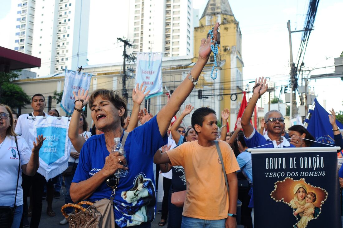 Peregrinação saiu pelas ruas de Casa Amarela