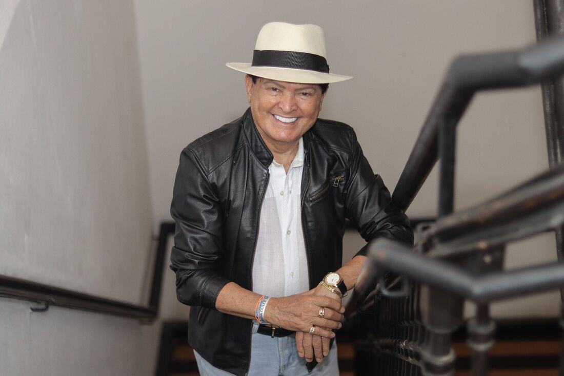 Alcymar Monteiro, cantor e compositor