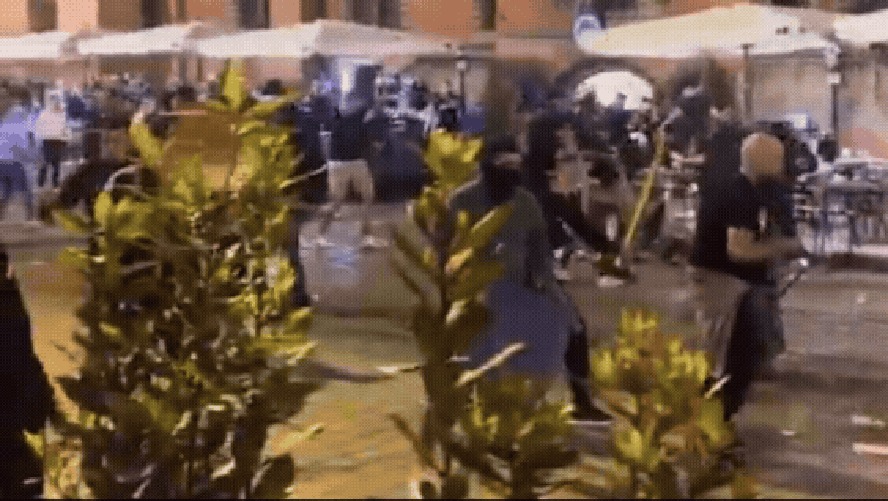 Confronto entre 'hooligans' de Betis e Chelsea