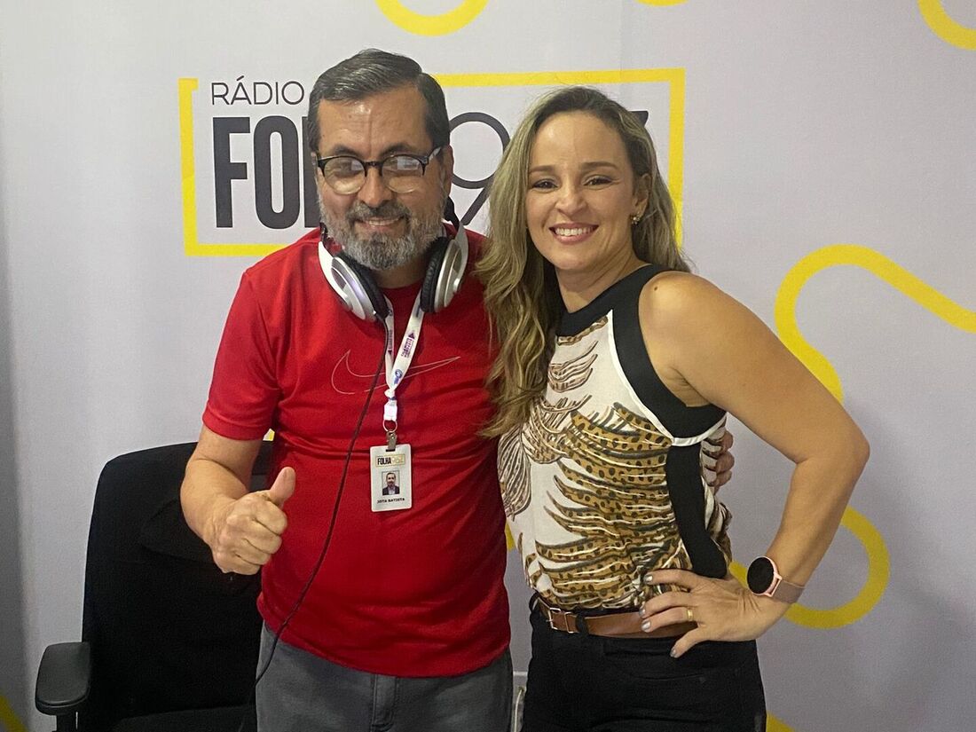 Na foto: Andrezza Formiga, cantora. 