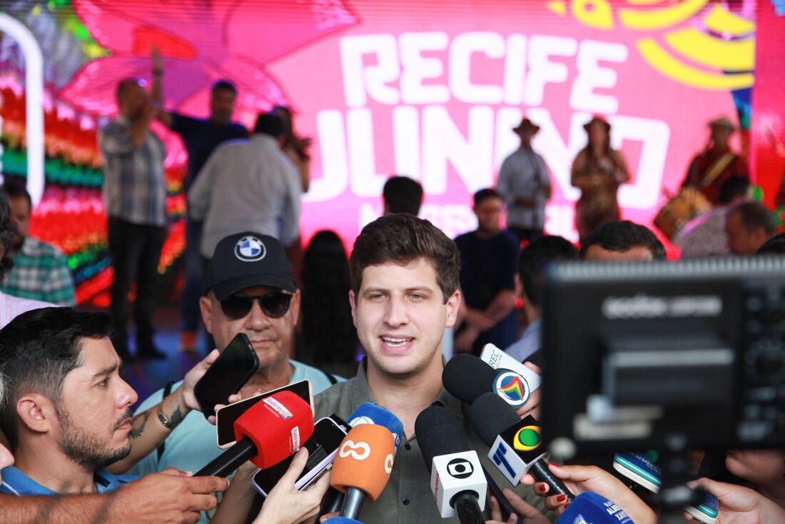 Coletiva de imprensa sobre as atrações do São João do Recife.