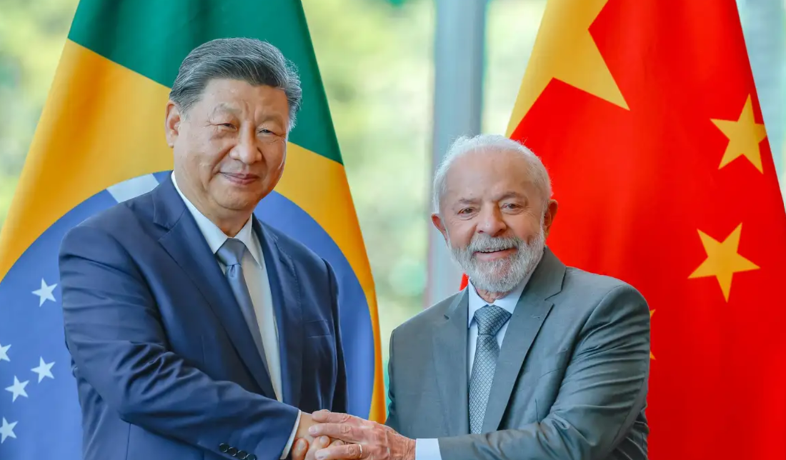 Presidente Lula ao lado de Xi Jinping, presidente da China