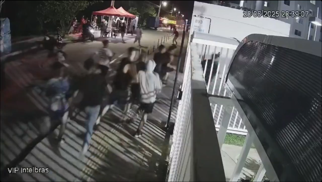 Grupo conseguiu acesso ao condomínio após entrada de morador por meio do portão para veículos