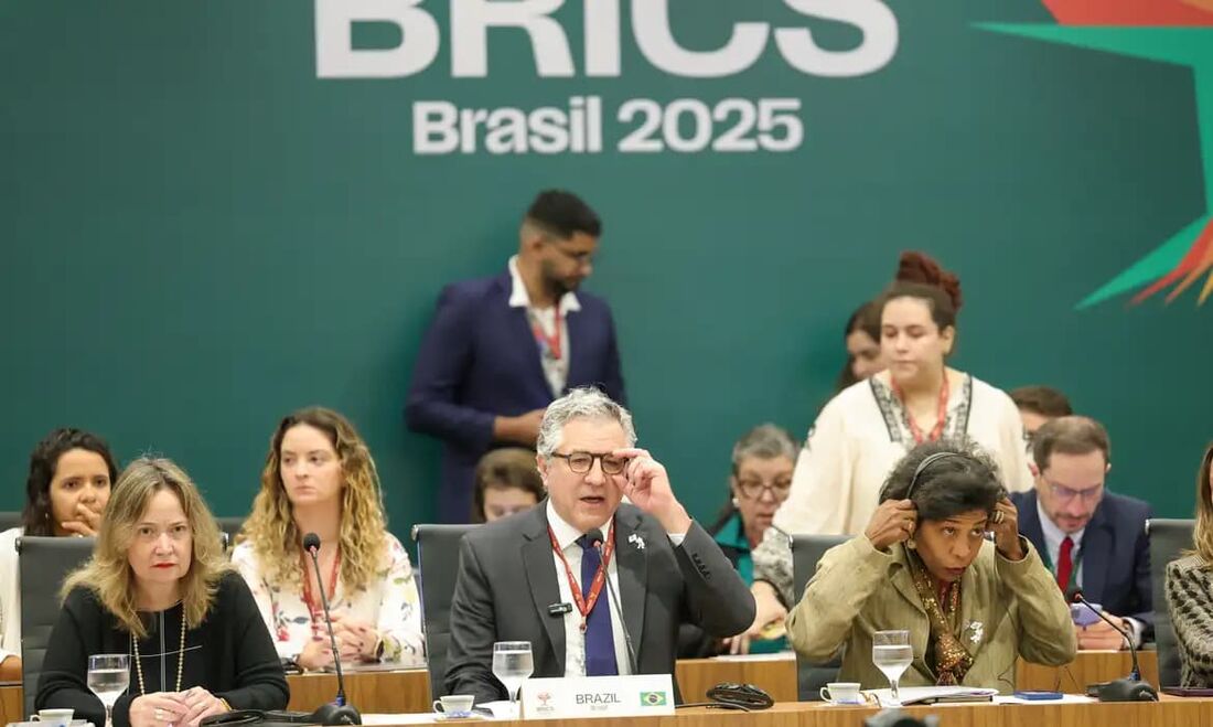 O ministro da Saúde, Alexandre Padilha, disse nesta terça-feira (17) que o Brasil quer se consolidar como um dos polos de produção de vacinas da plataforma de RNA mensageiro.