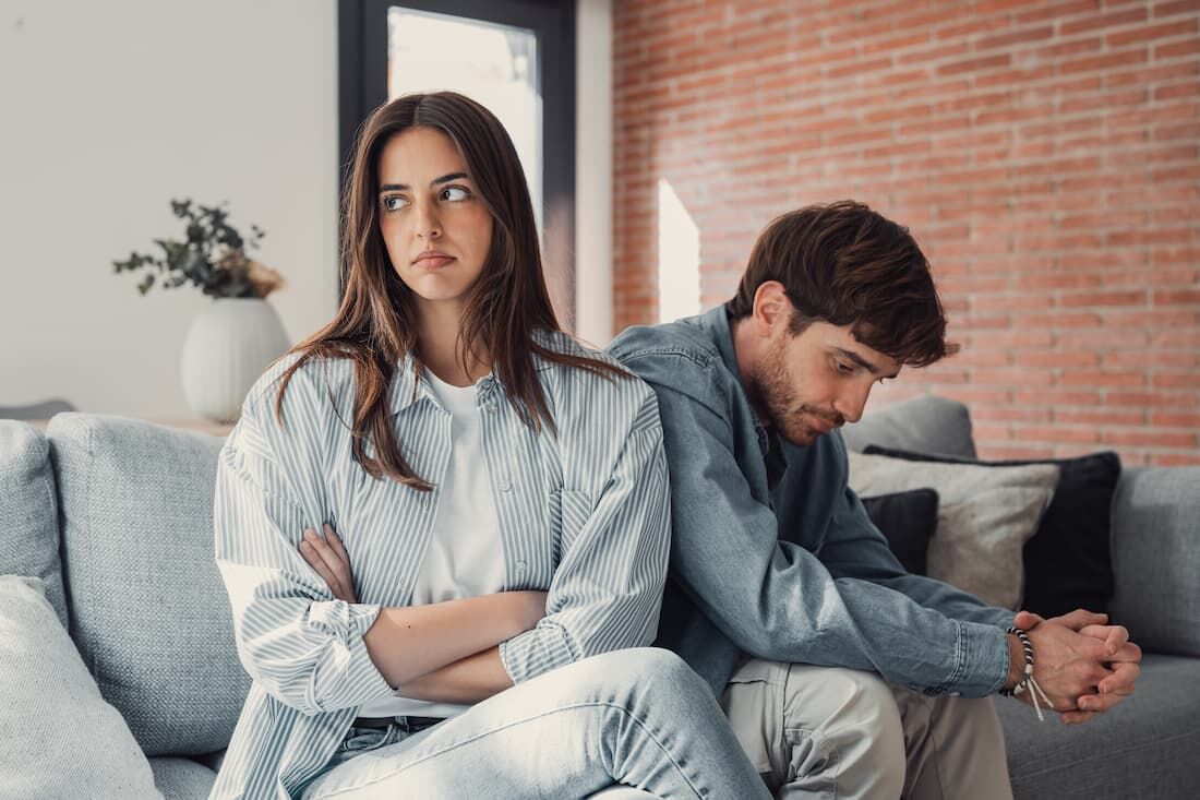 Pedir perdão é um ato importante para reconhecer erros e reparar relacionamentos emocionais 