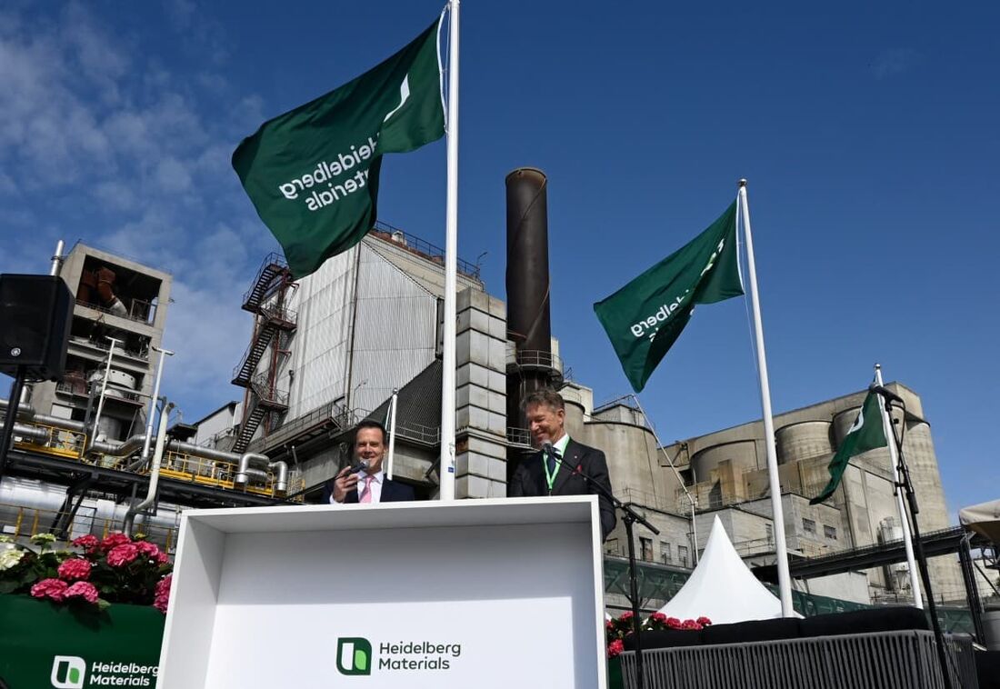 O Ministro da Energia norueguês, Terje Aasland, e o CEO da Heidelberg Materials, Dominik von Achten