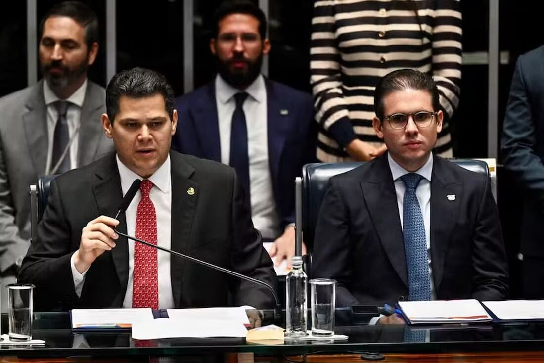 Os presidentes do Senado, Davi Alcolumbre (à esquerda), e da Câmara, Hugo Motta, juntaram forças.