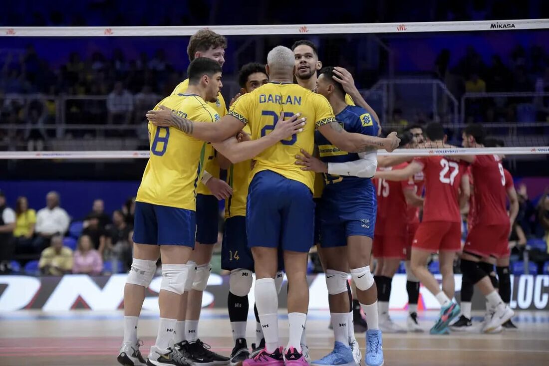 Bernardinho manteve a base da seleção em sua convocação para o mundial