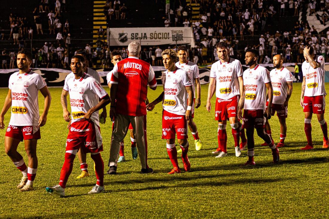 Time do Náutico, no Frasqueirão